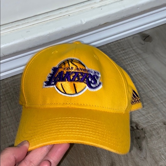 adidas Other - Los Angeles lakers hat